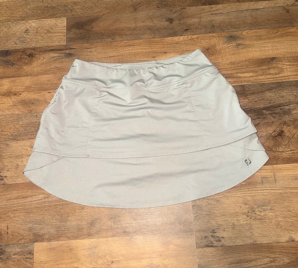Footjoy women’s grey layered performance skort